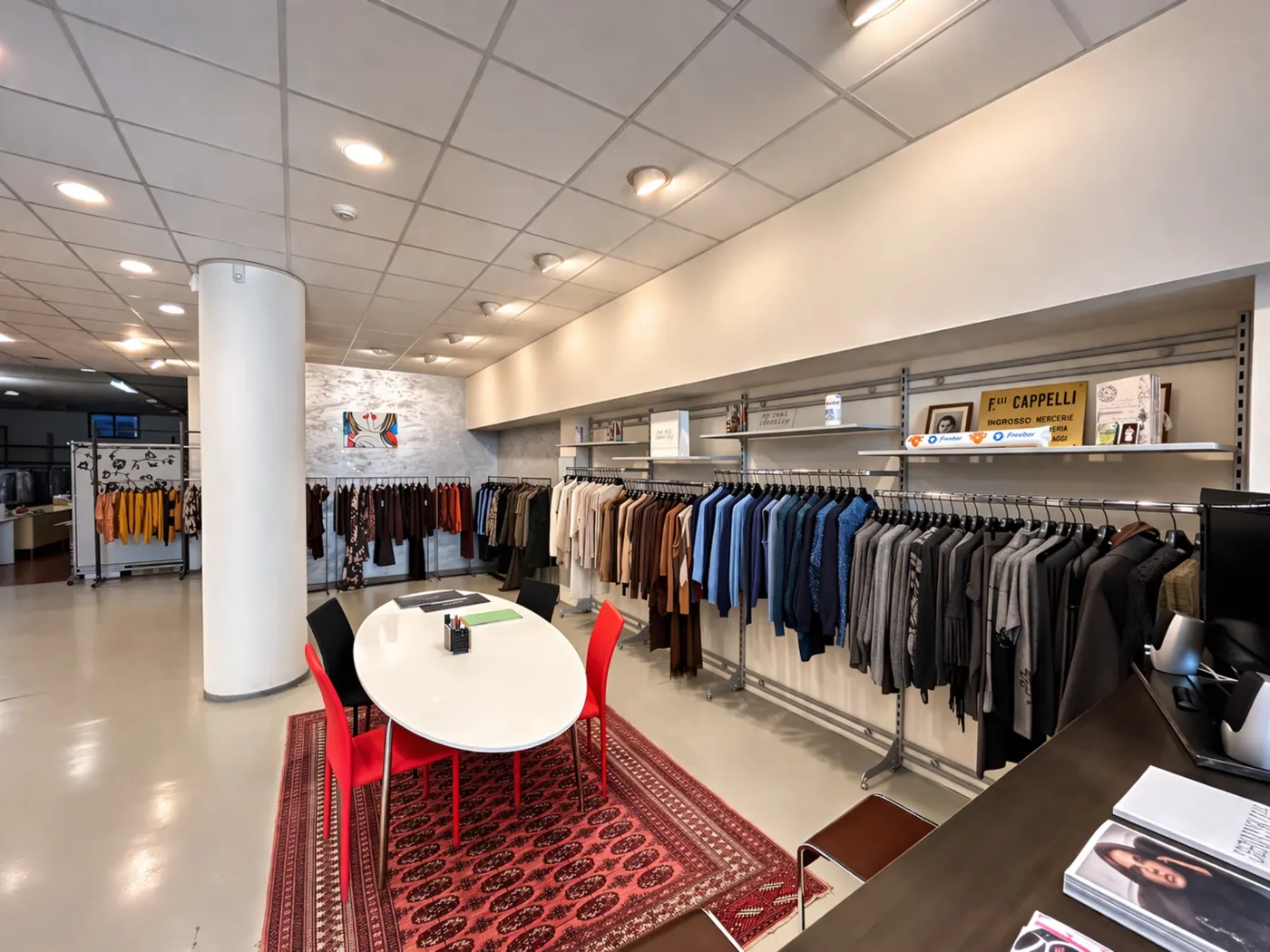 Interno showroom Centro Maglia a Villa Carcina